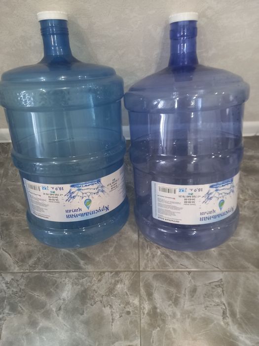 Продам бутыли 18,9 литров