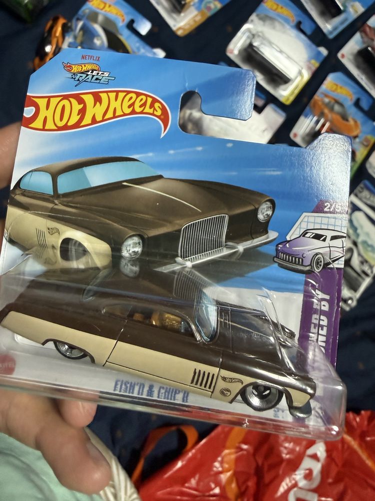 17 колички Hotwheels