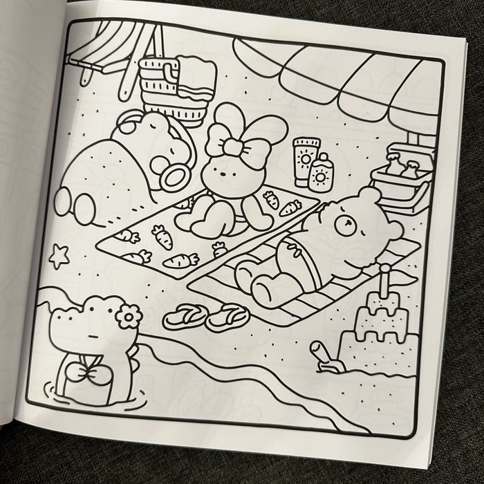 Carte de colorat Cozy Friends de la Coco Wyo