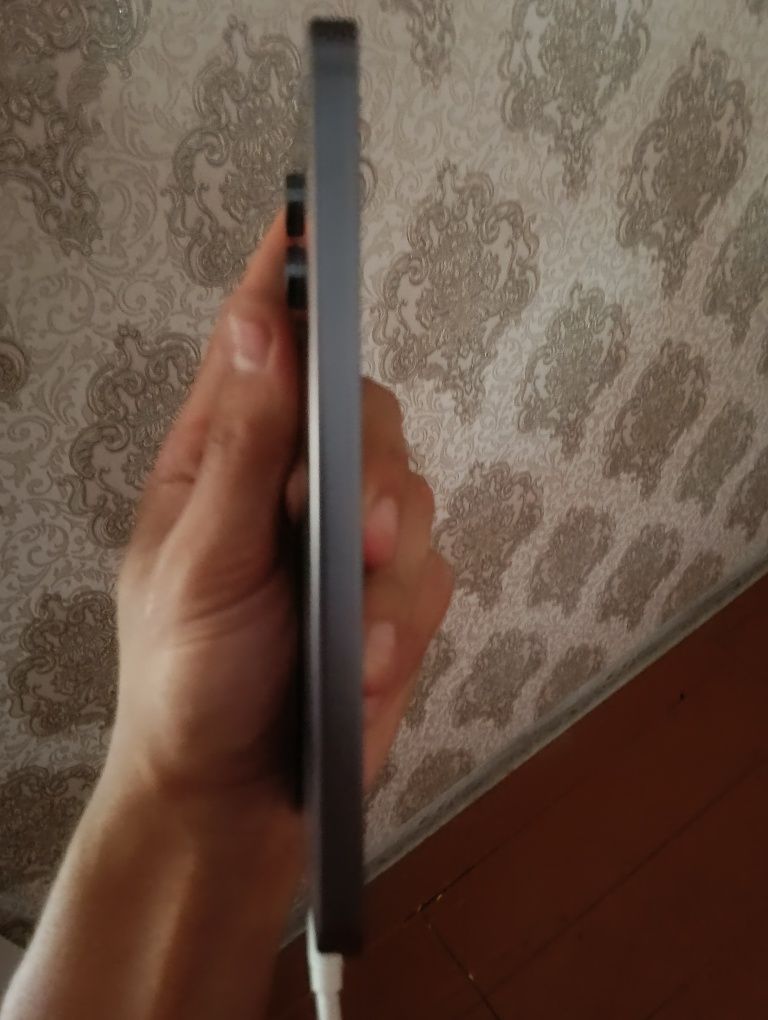 Samsung S 24 fe yangi srochno