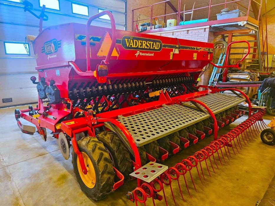 Semanatoare paioase Vaderstad Rapid 400 C cu Fertilizare an 2018 Kuhn