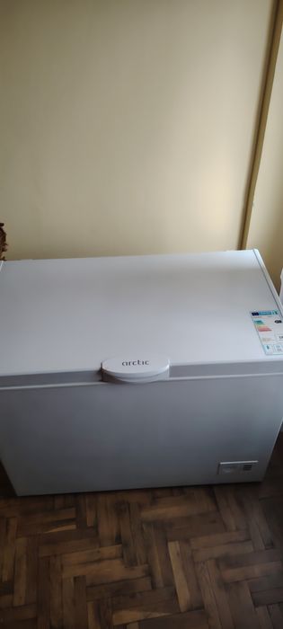 Vând lada frigorifica Arctic 230 l, impecabila