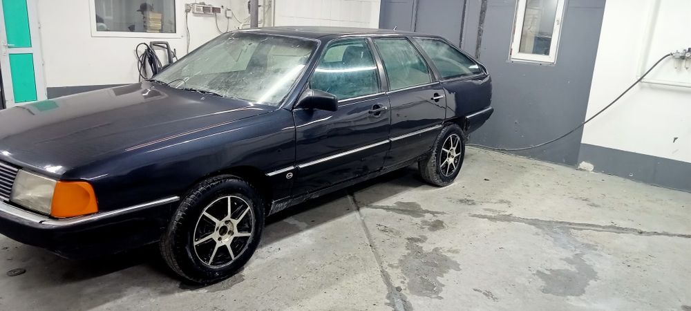 Продаю ауди 100с 3 Авант в хорошем состоянии вложение минимальные