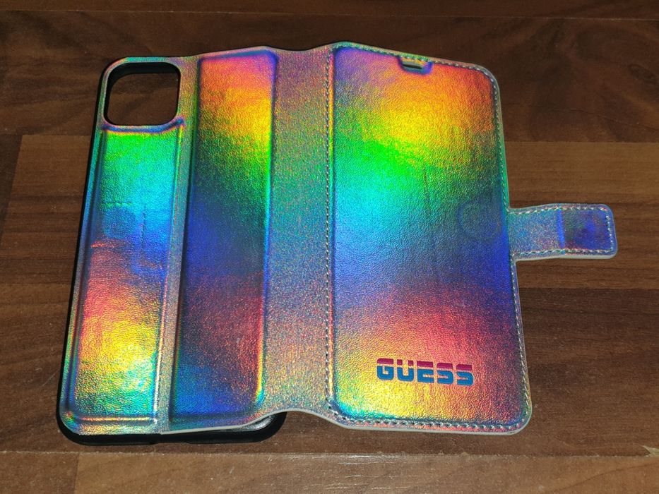 Husa flip originala Guess Book Iridescent iPhone 11 Pro Max