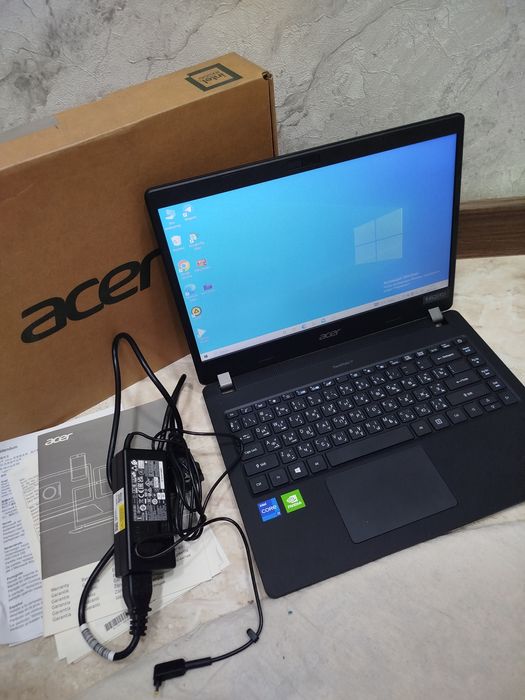 Noutbuk acer travelmate P2 sotiladi