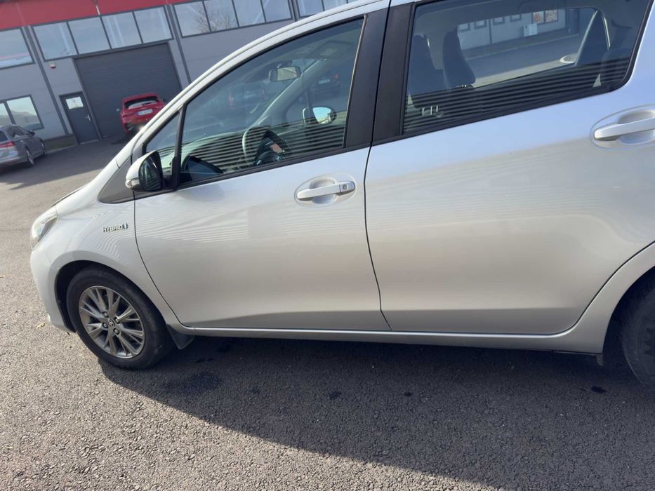 Toyota Yaris 1.5 benzina hybrid ,60 mii km