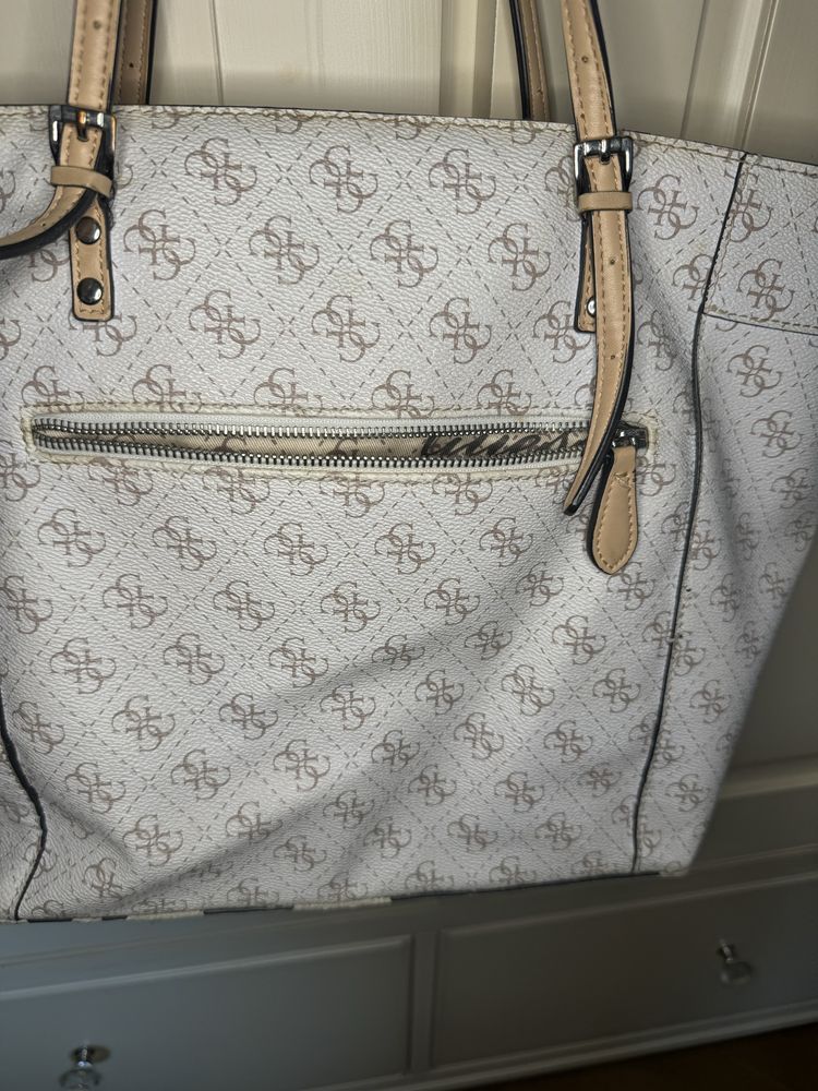 Дамска чанта Guess