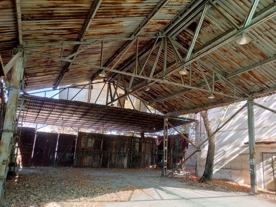 715kvm. 2qavatli Mirzo Ulug'bek tumani Yugnakiy mahallasida joylashgan