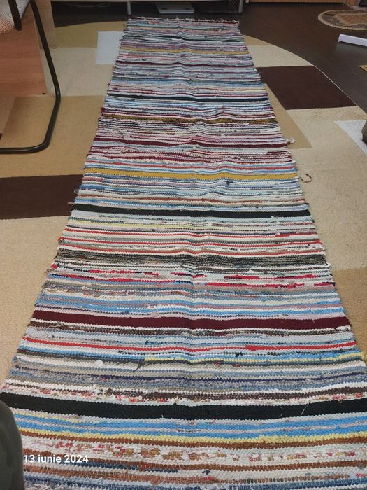 Covor țesut manual
