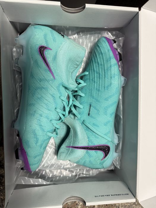 Vand doua perechii de ghete