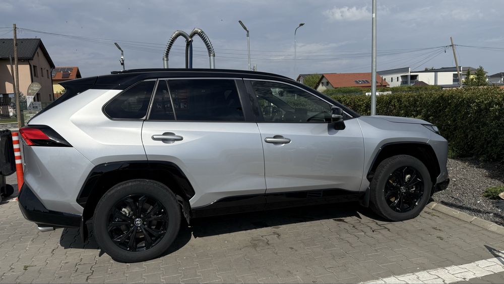 Vand Toyota RAV 4 Exclusive  bi-tone  2024