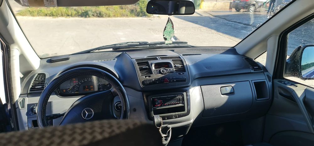 Închiriez  Mercedes Vito 5 locuri, de la  150 lei pe zi