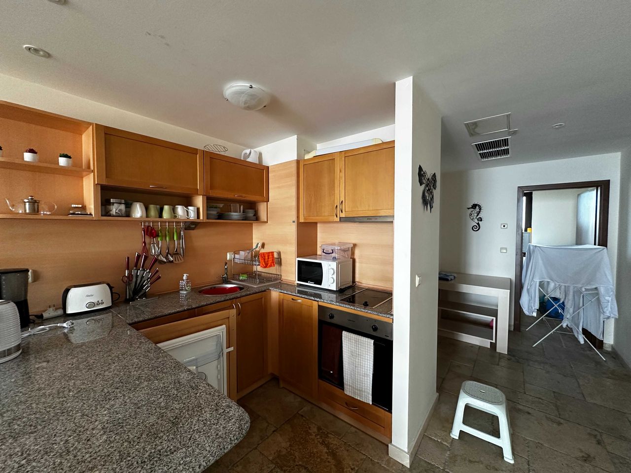 Продава се Тристаен апартамент в с. Топола, Област Добрич - 102 кв.м за 883 €/кв.м - Снимка #4