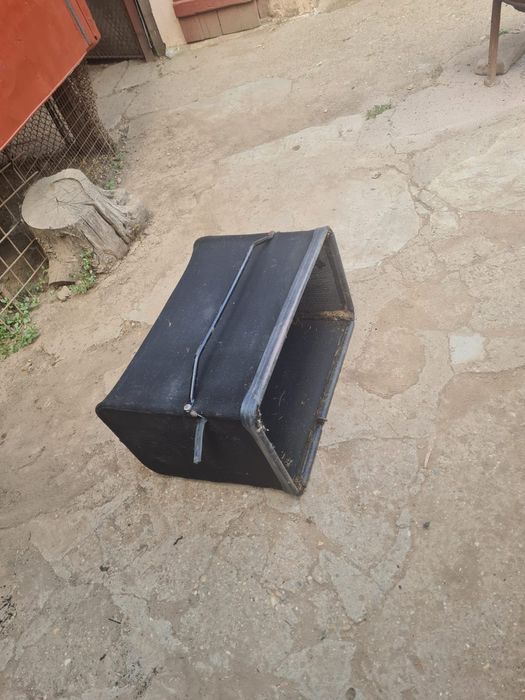 Cos iarba pentru tractoras gazon.in stare foarte bună.
Provenit de pe