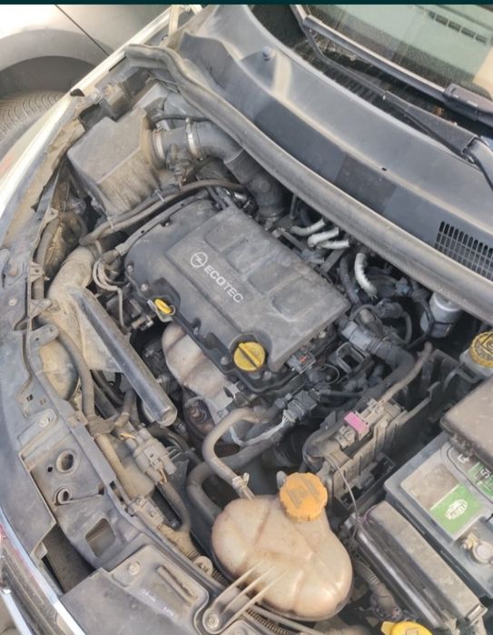 Dezmembrez opel corsa d facelift