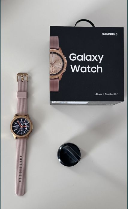 Продаю смарт-часы Samsung Galaxy Watch 42mm 

Покупали