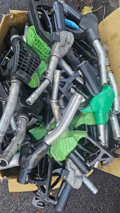 Vand pistoale/canele motorina si benzina ZVA