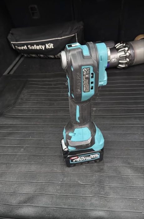 Makita xgt 40 v multicutter tm001g