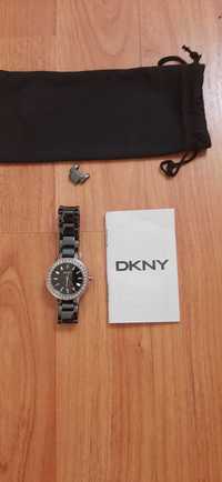 DKNY черен керамичен часовник