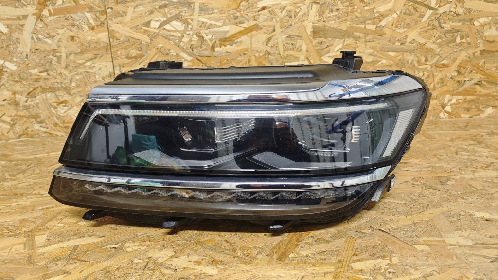 Ляв фар за Фолксваген Тигуан   Volkswagen Tiguan 5N 2018 Full LED