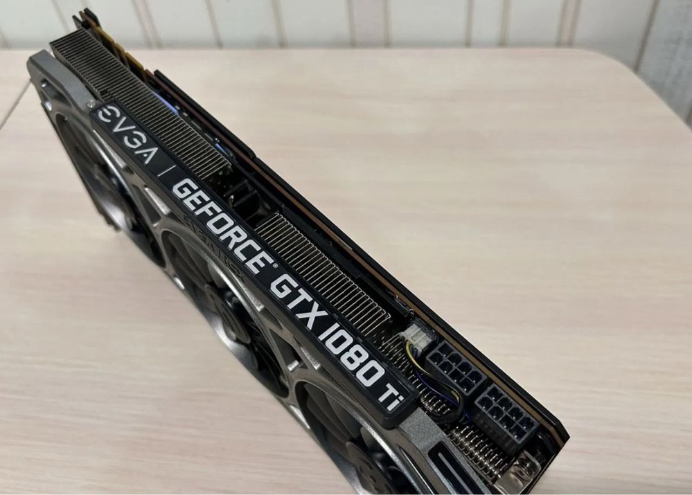 Видеокарта EVGA GTX 1080 Ti 11GB Geforce