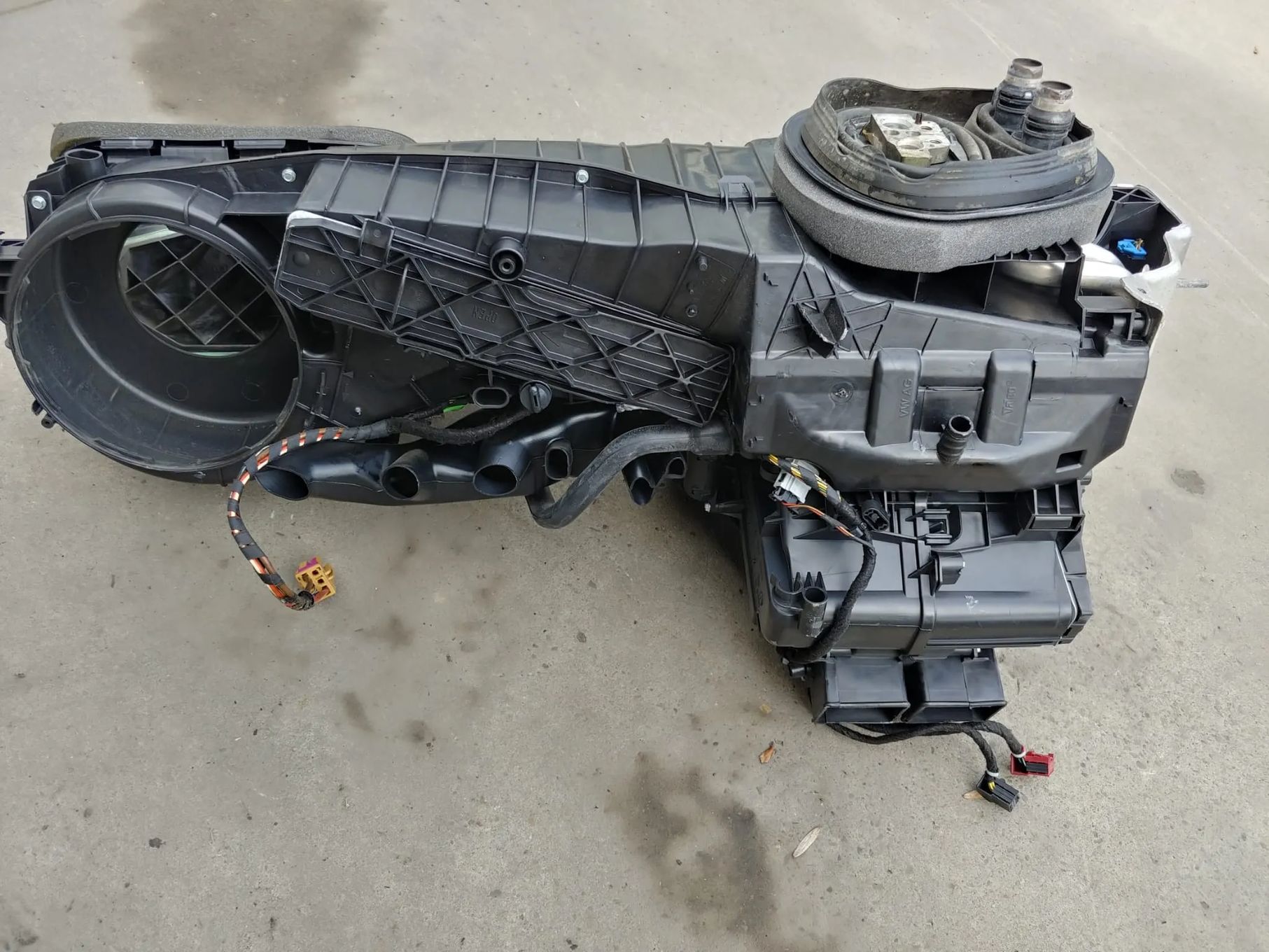 tulumba aer bord 2.0 tdi  audi q3 8u vw tiguan  1k1820308f