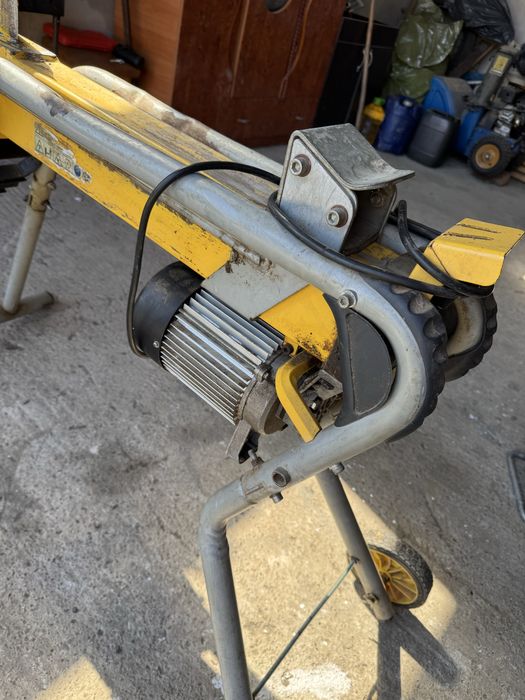 Taietor lemne electric