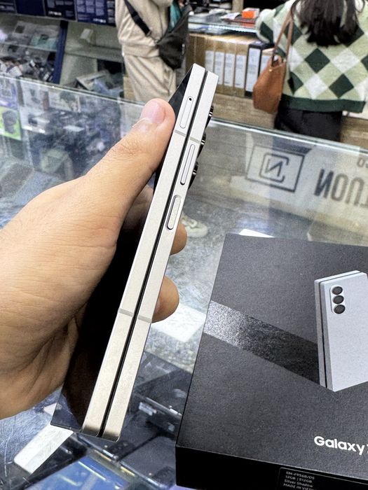 Samsung Z fold 6