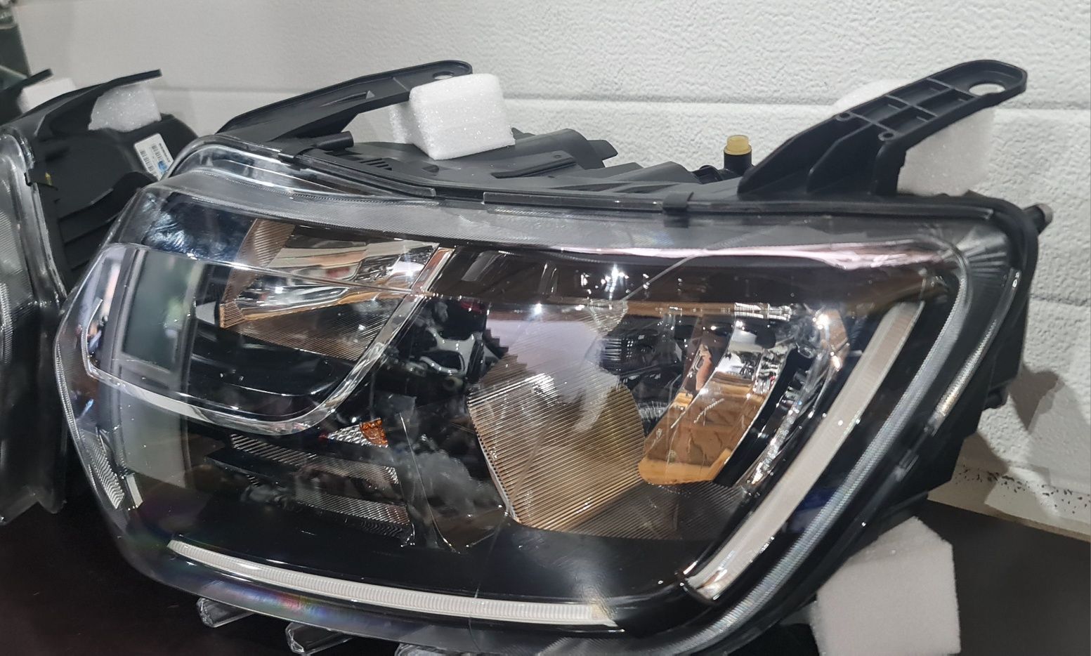 Far stanga dreapta Dacia Duster II nonfacelift 2017-2021