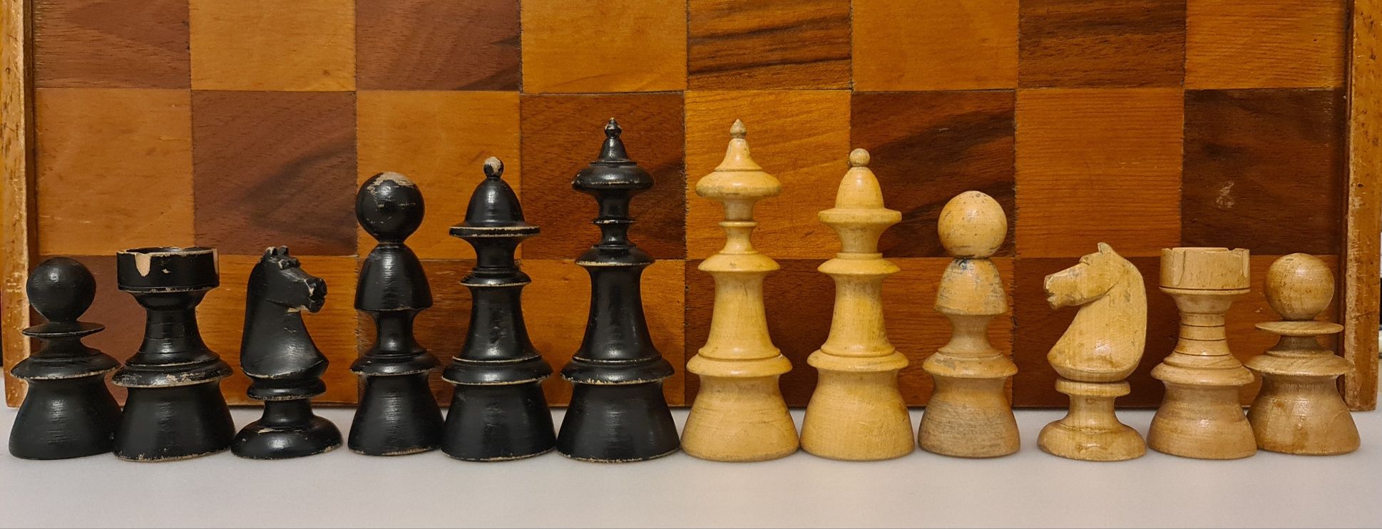 Set piese șah vechi din lemn anii '50