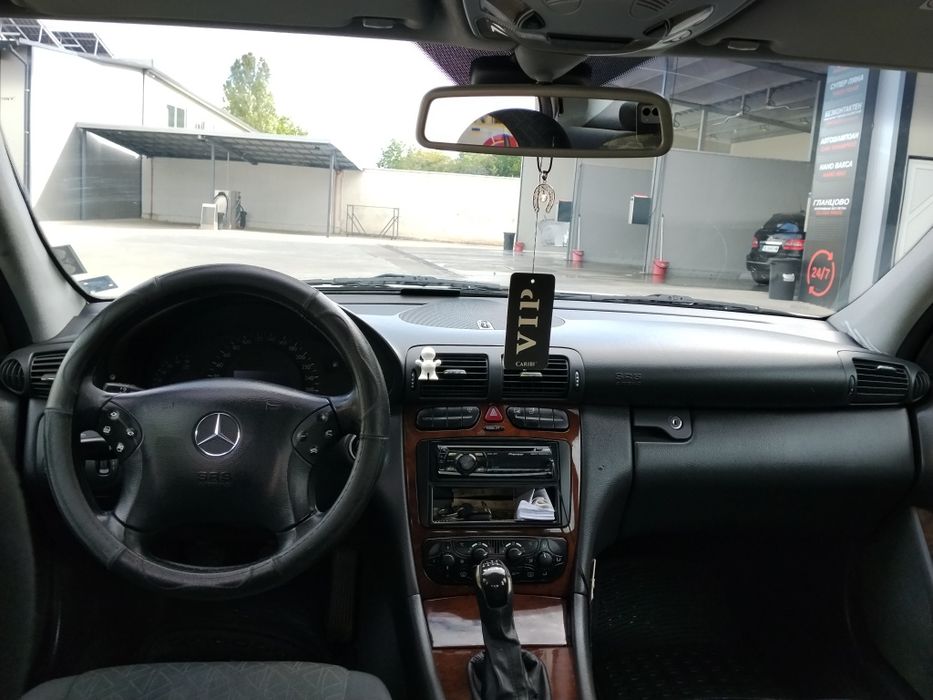 Mercedes-Benz C220
