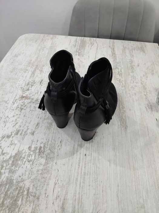 Дамски обувки със токчета