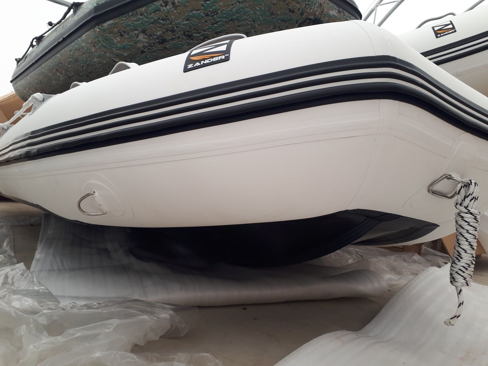 Нови надуваеми лодки с алуминиево дъно - Zander BD330P