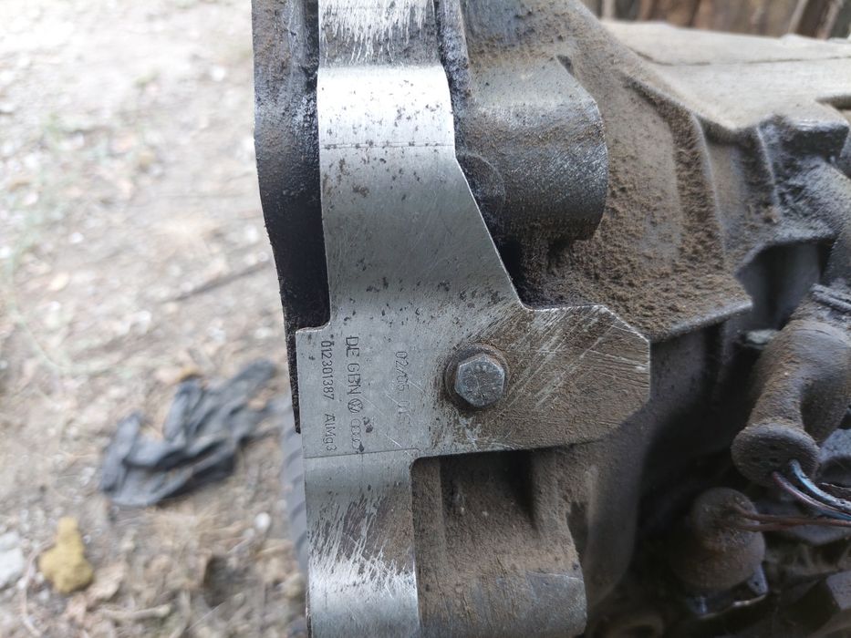 Cutie viteze Vw Passat B5.5 2003,1.9 tdi,5 trepte  cod 012301211AE