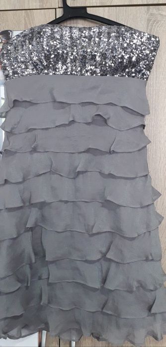 Рокля с пайети, размер 40.