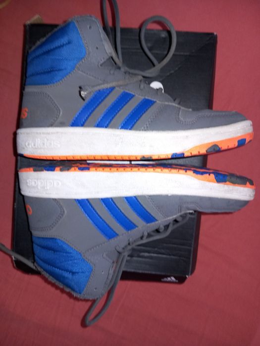 Оригинални кецове Adidas , 36 номер