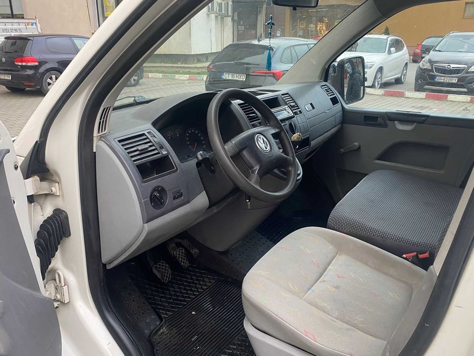 Vand vw t5 2008 1.9 diesel stare impecabila