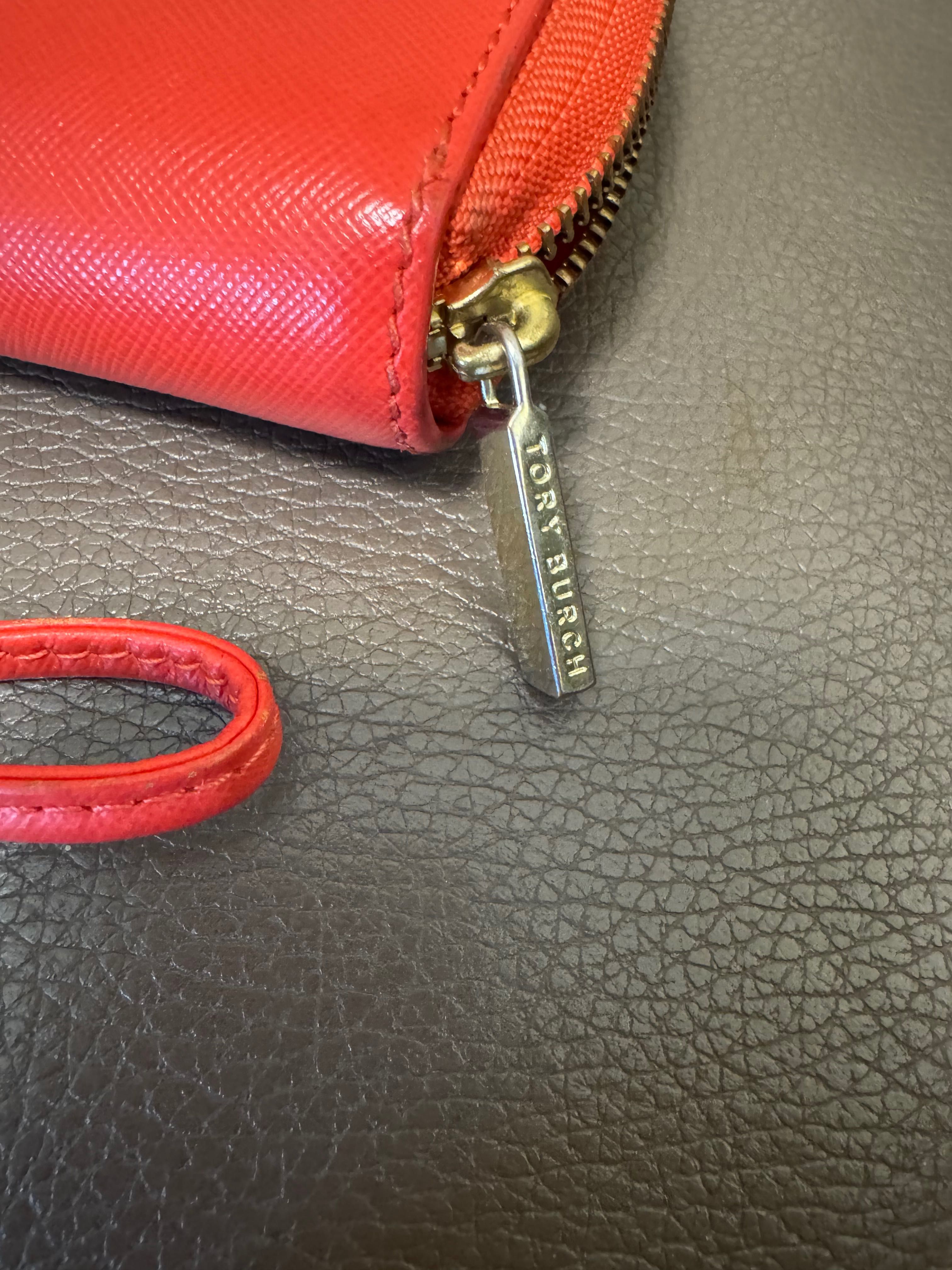 Дамски портфейл/клъч на Tory Burch