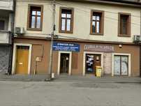 Inchiriez spatiu comercial central.