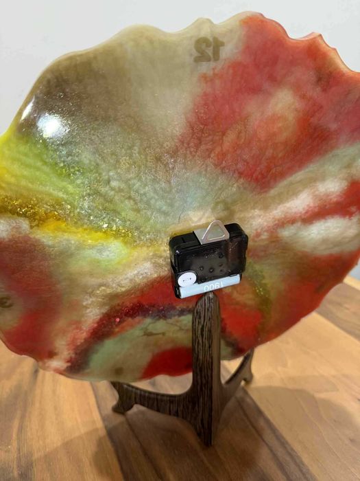 Голям дизайнерски, ръчно изработен часовник