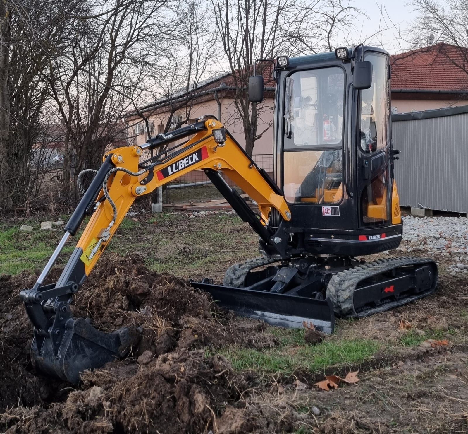 Miniexcavator Lubeck EX-261pro. NOU~ Garanție 2 ani.