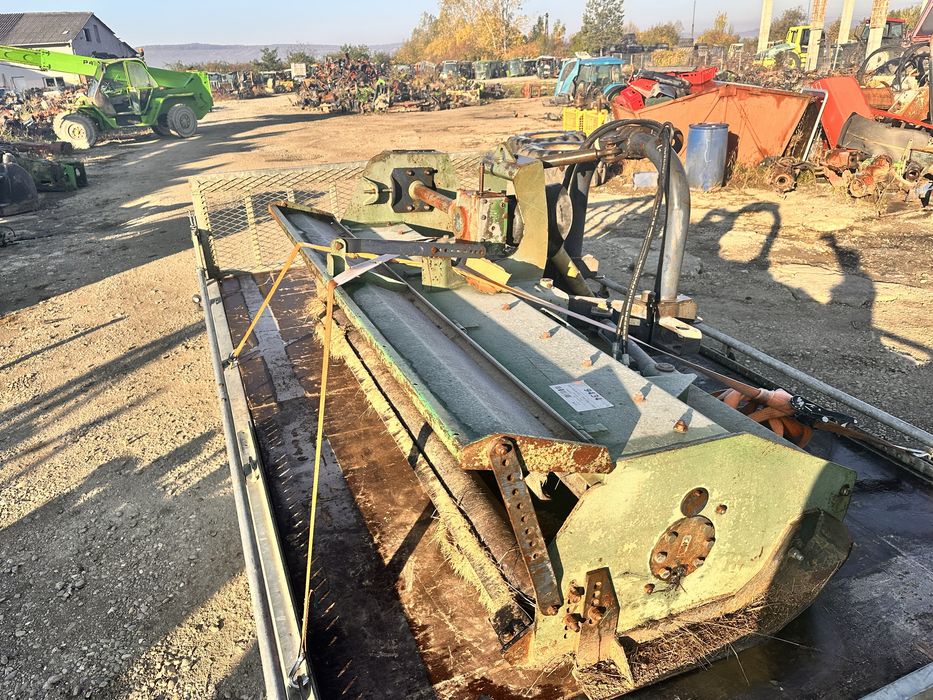 Freza/tocator tractor Desvoys