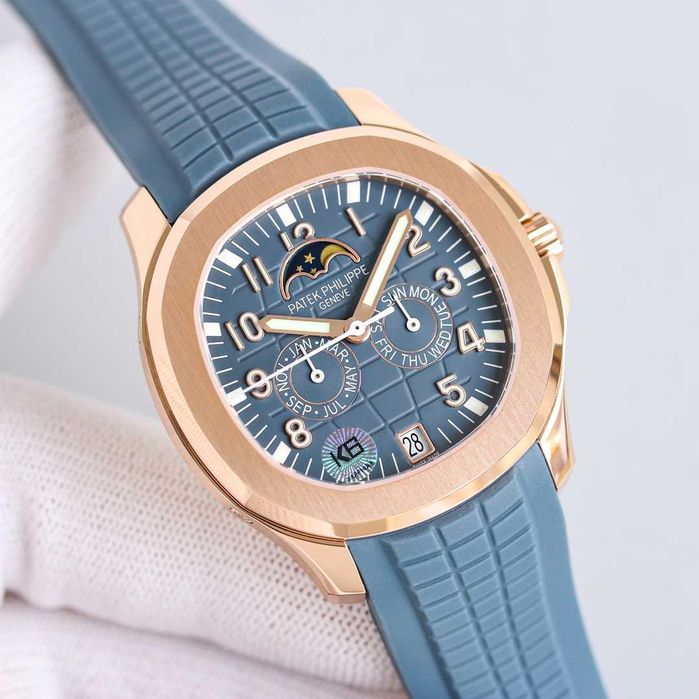 Patek Philippe Aquanaut Annual Calendar с автоматичен механизъм