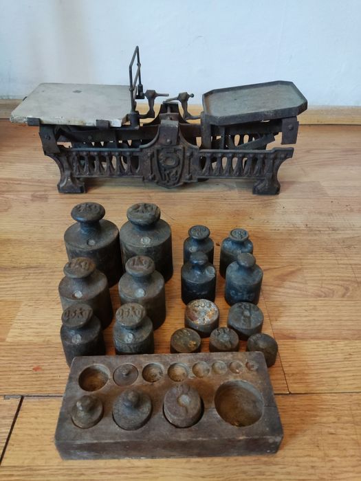 Стар кантар с тежести