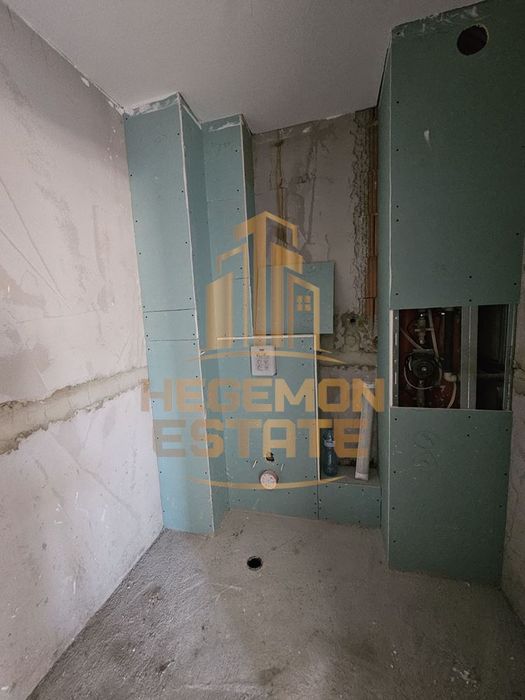 Продава се Тристаен апартамент в Варна, Левски - 101 кв.м за 1981 €/кв.м - Снимка #10