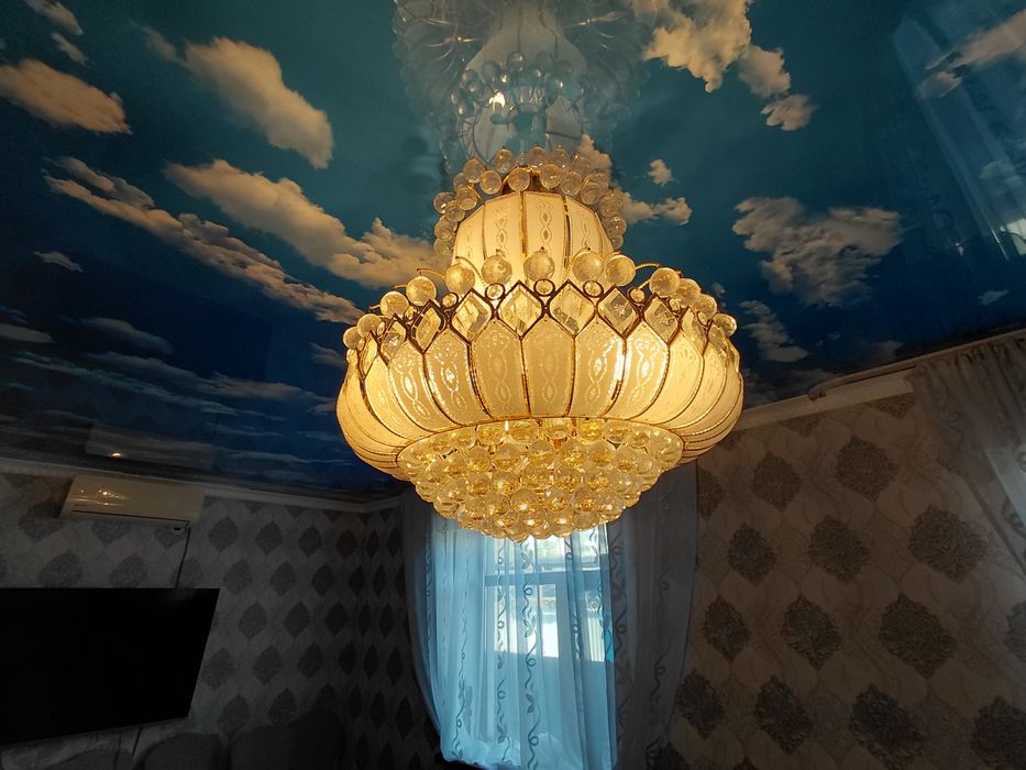 Продается люстра