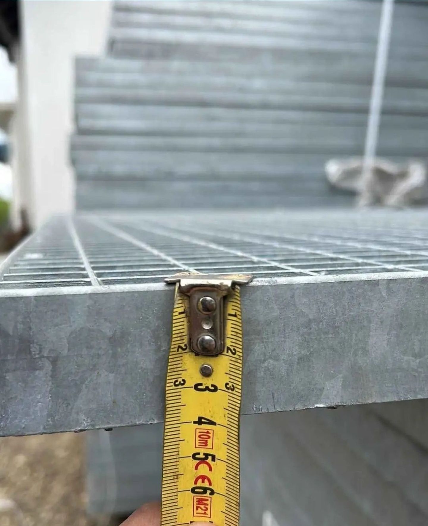 Vindem grătare zincate galvanizate la ori ce dimensiuni se debitează ș