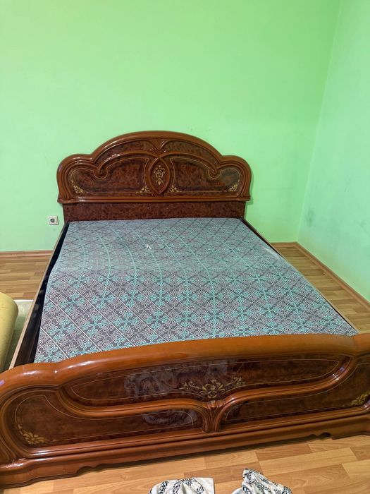 Продам кровать без матраса