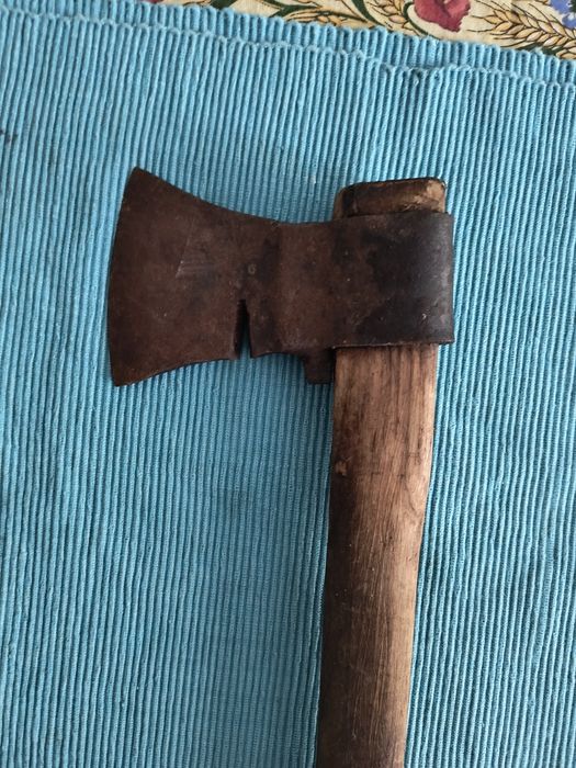 Малки брадви тип топор