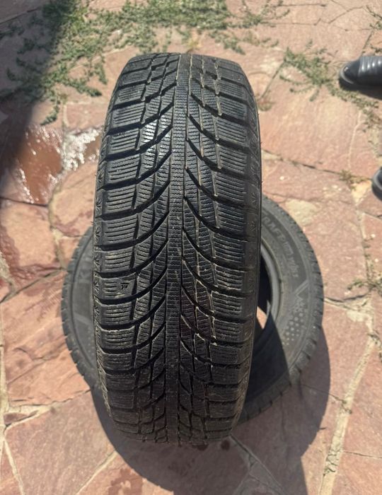 Продам шины зимние kumho korea